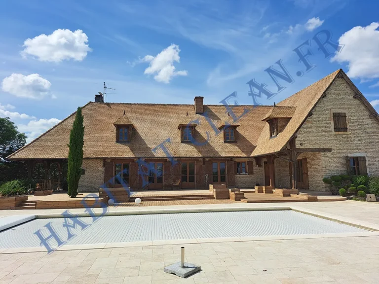 nettoyage demoussage toiture a beaune habitatclean.fr