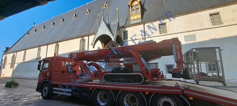 nettoyage demoussage toiture hotel dieu a beaune habitatclean.fr