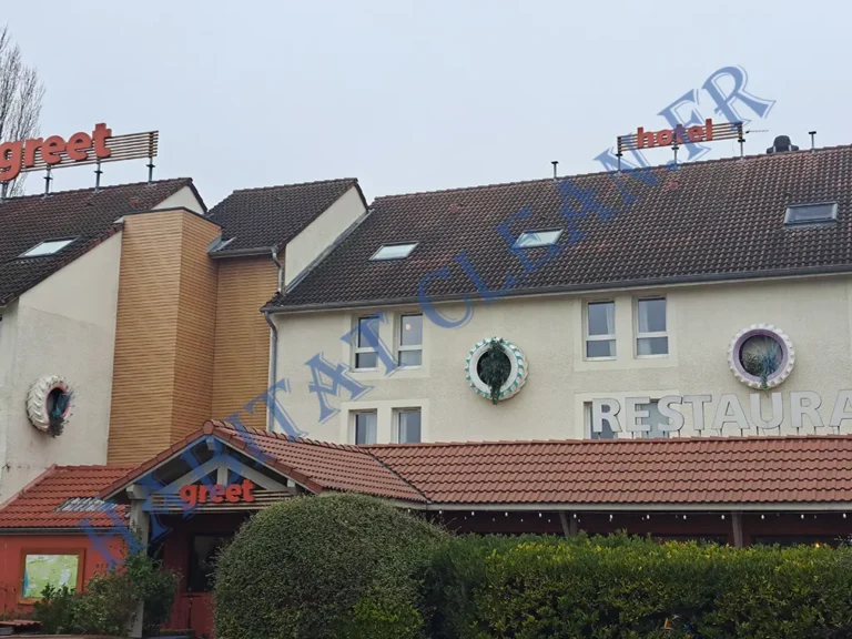 Nos réalisations demoussage toiture hotel greet a beaune habitatclean.fr